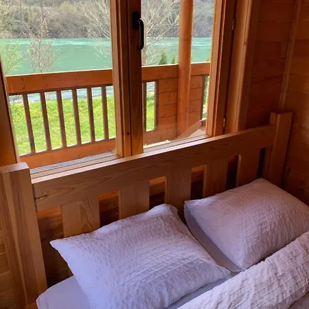 Feriehus Drinska Amazonija, Brvanara Na Obali Drine Ljubovija