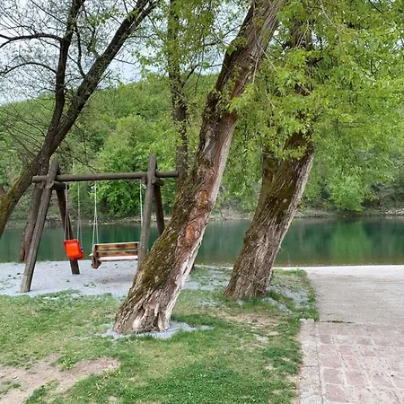 Drinska Amazonija, Brvanara Na Obali Drine Feriehus *